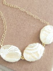 Triple Oval Lace Centrepiece Necklace 