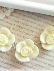 Triple Cream Floral Necklace